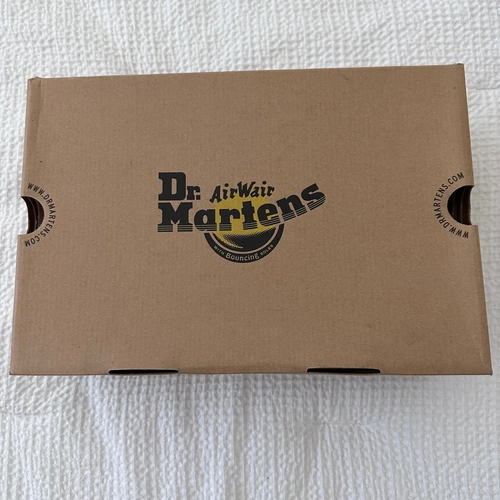 COPY - LIKE NEW ORIGINAL 2009 1460 CHERRY RED SMOOTH DR. MARTENS!!!βπ Size: 6 - Picture 14 of 16